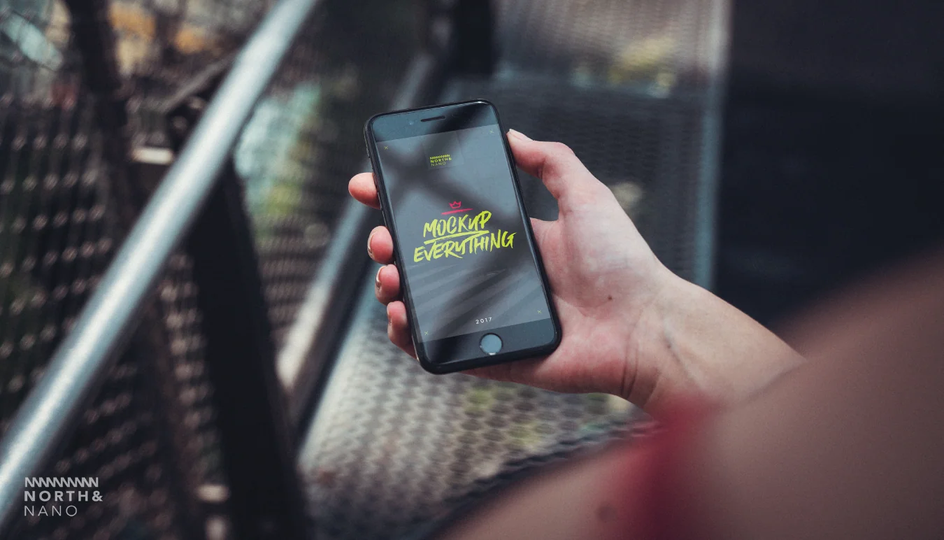 10 iPhone 7 Mockups V2 8