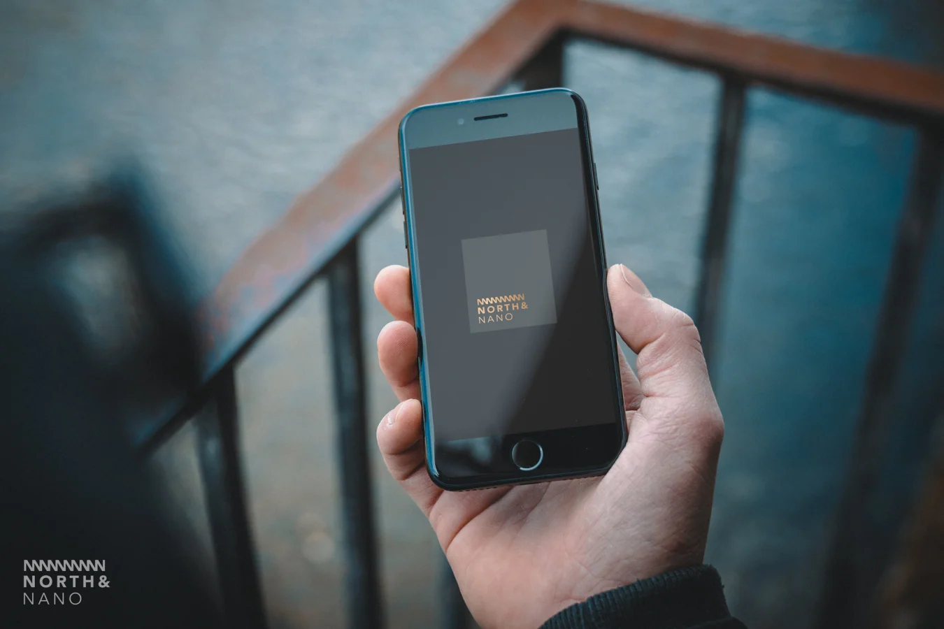10 iPhone 7 Mockups 4
