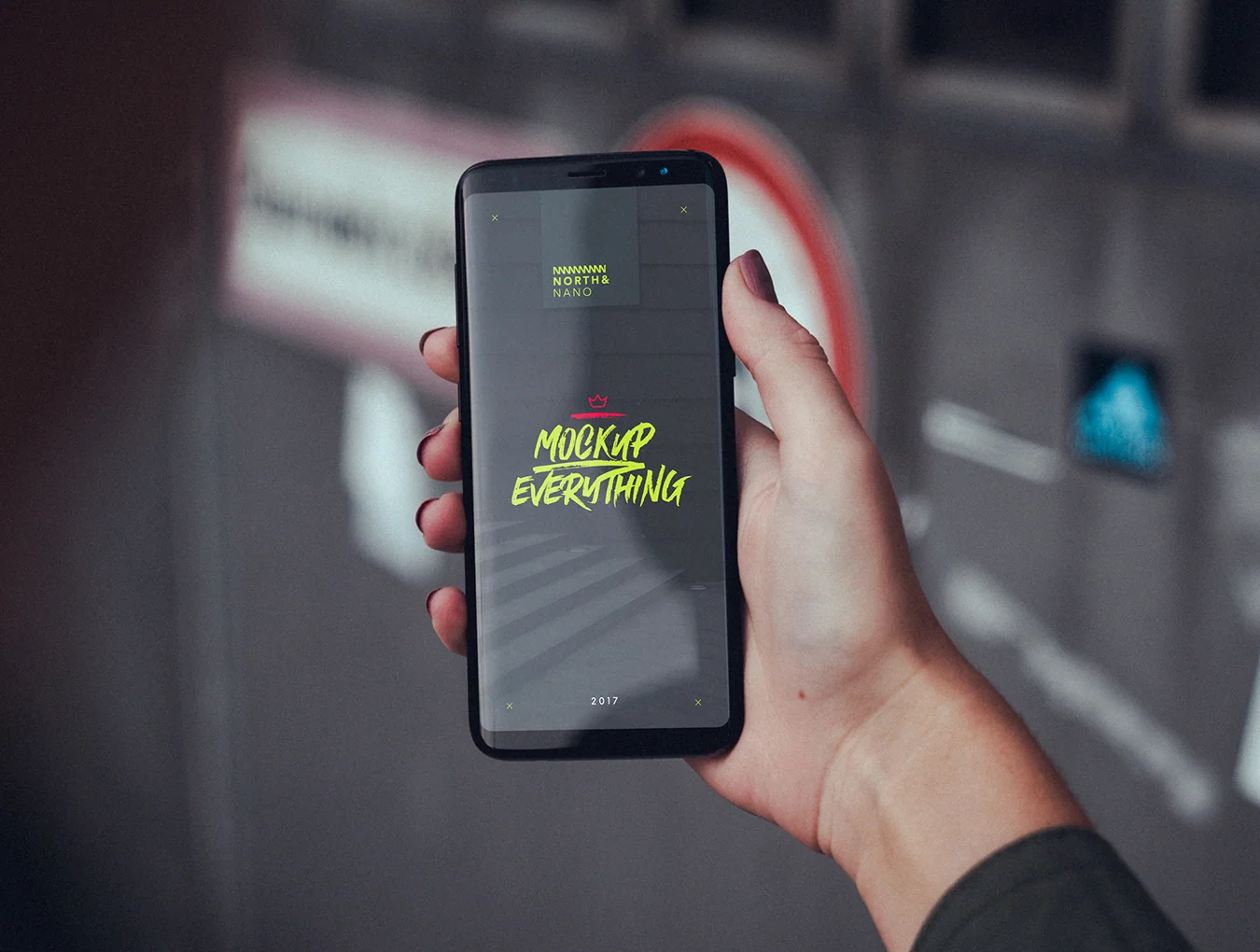 10 Galaxy S8 Mockups 4