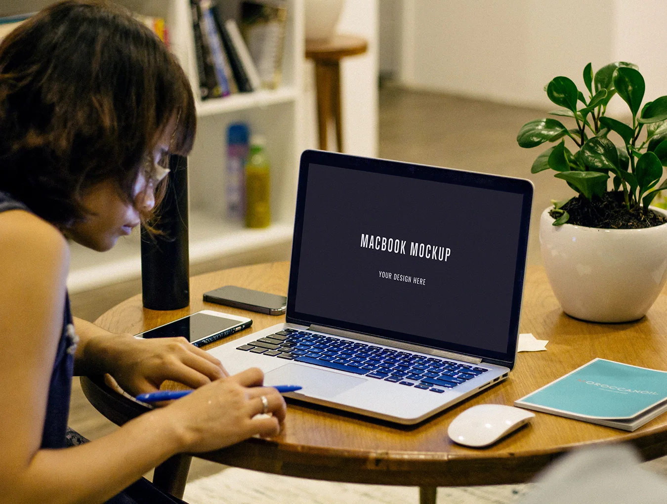 4 PSD Apple Mockups 4