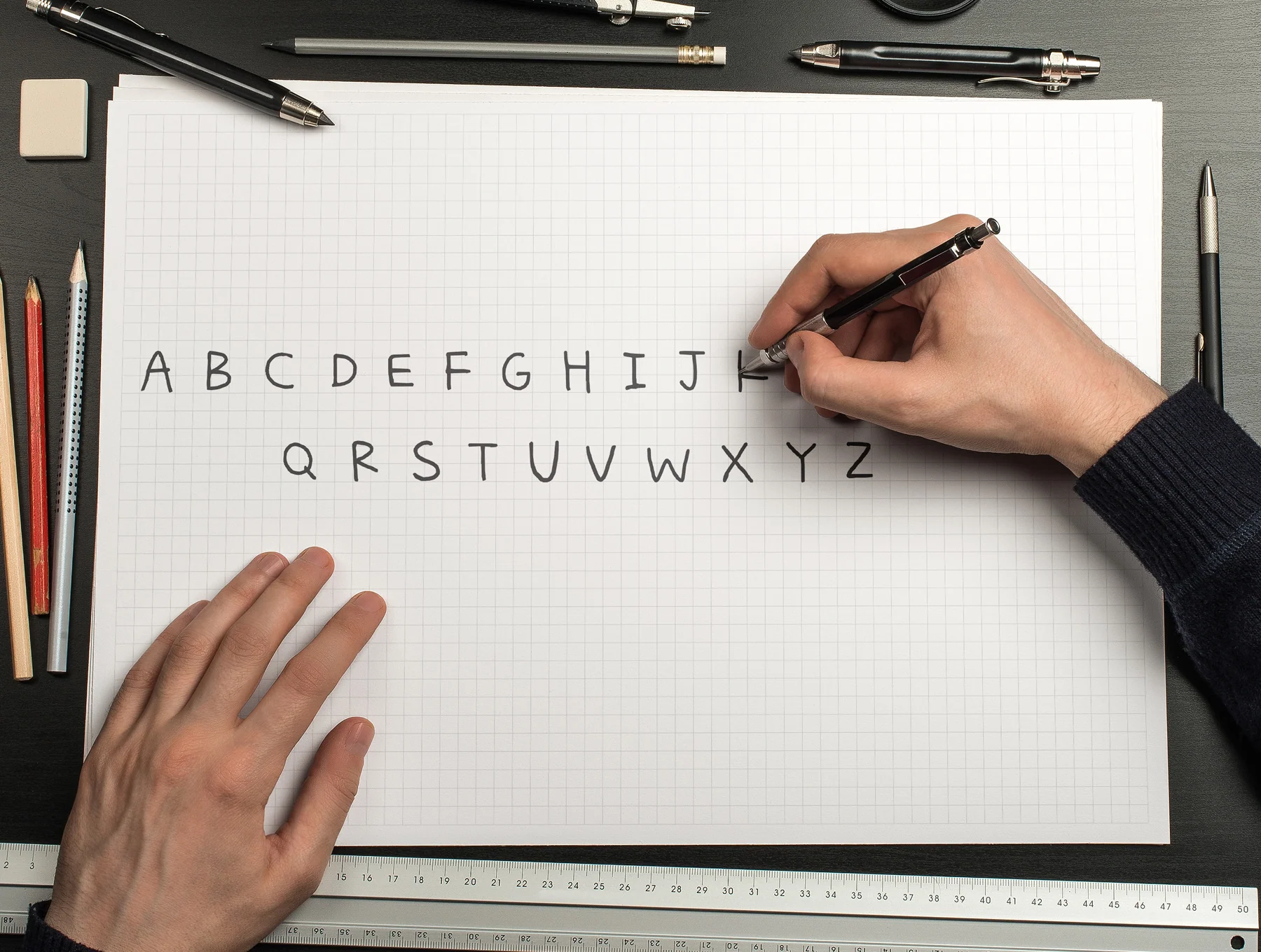 Agenzada Hand-Drawn Font 4