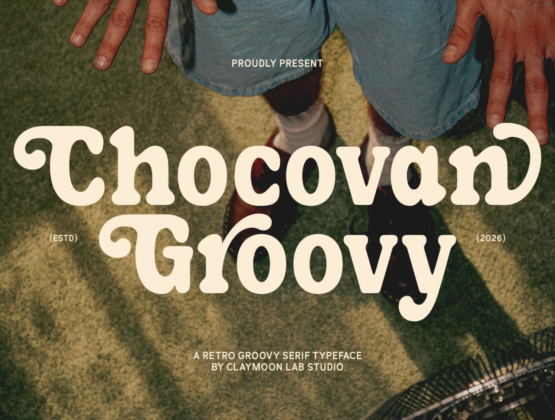 Chocovan Groovy — Retro Groovy Serif Typeface