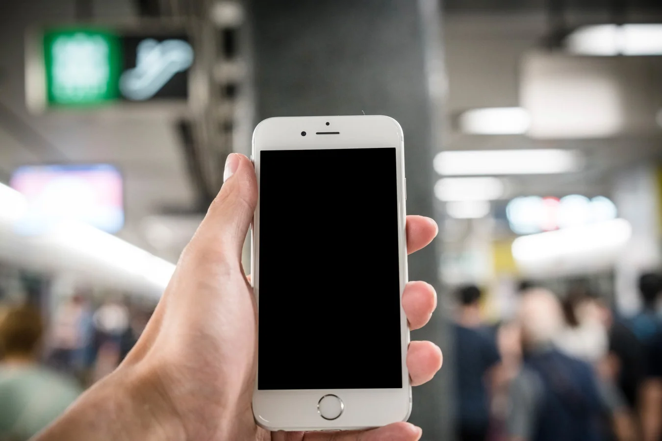 Hong Kong iPhone 6 Mockups 3