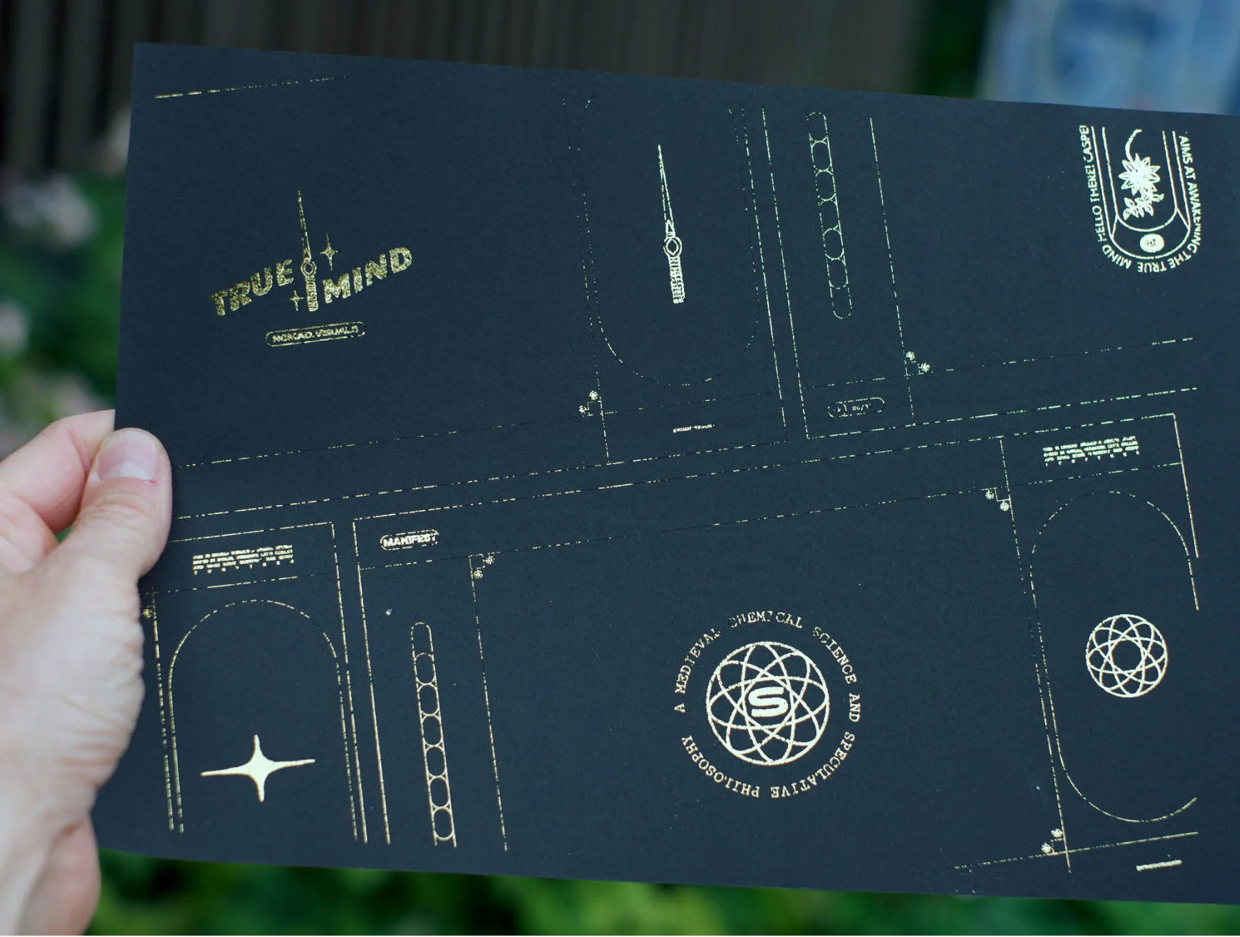 Manifest Logo Kit – 35 Editable Logo Templates 9