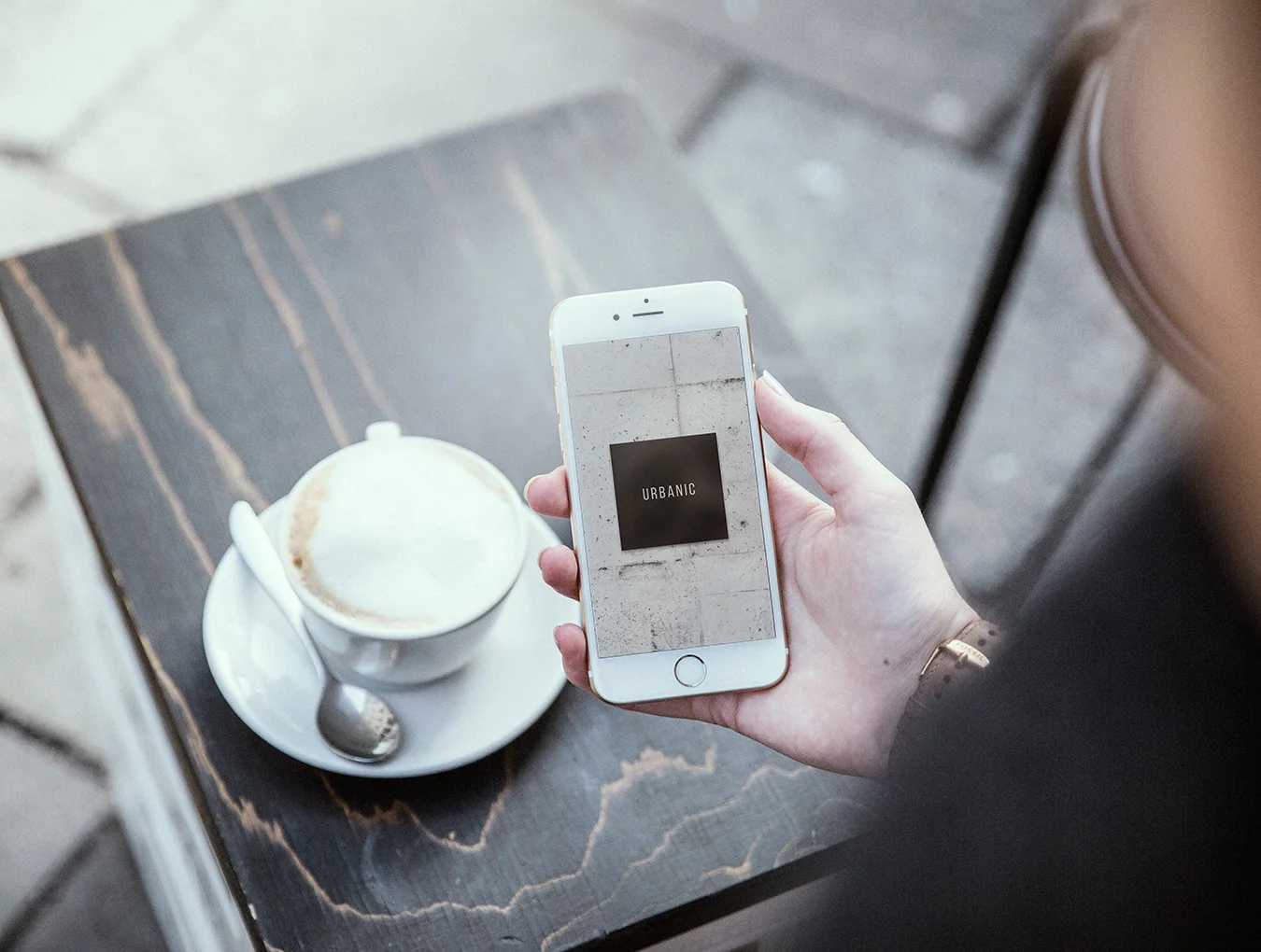 Urbanic iPhone 6s Mockups 3